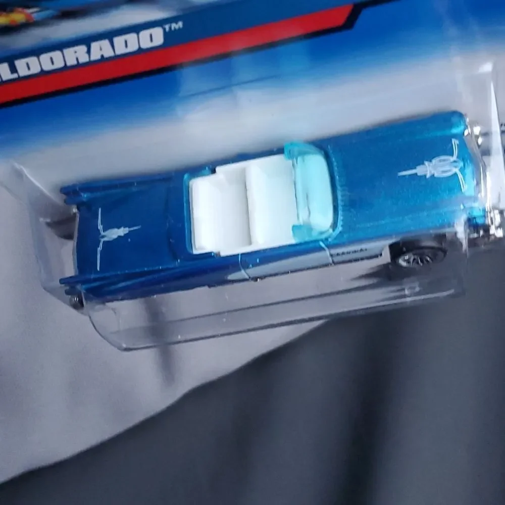 Hot Wheels 1959 Eldorado 24090 NIP